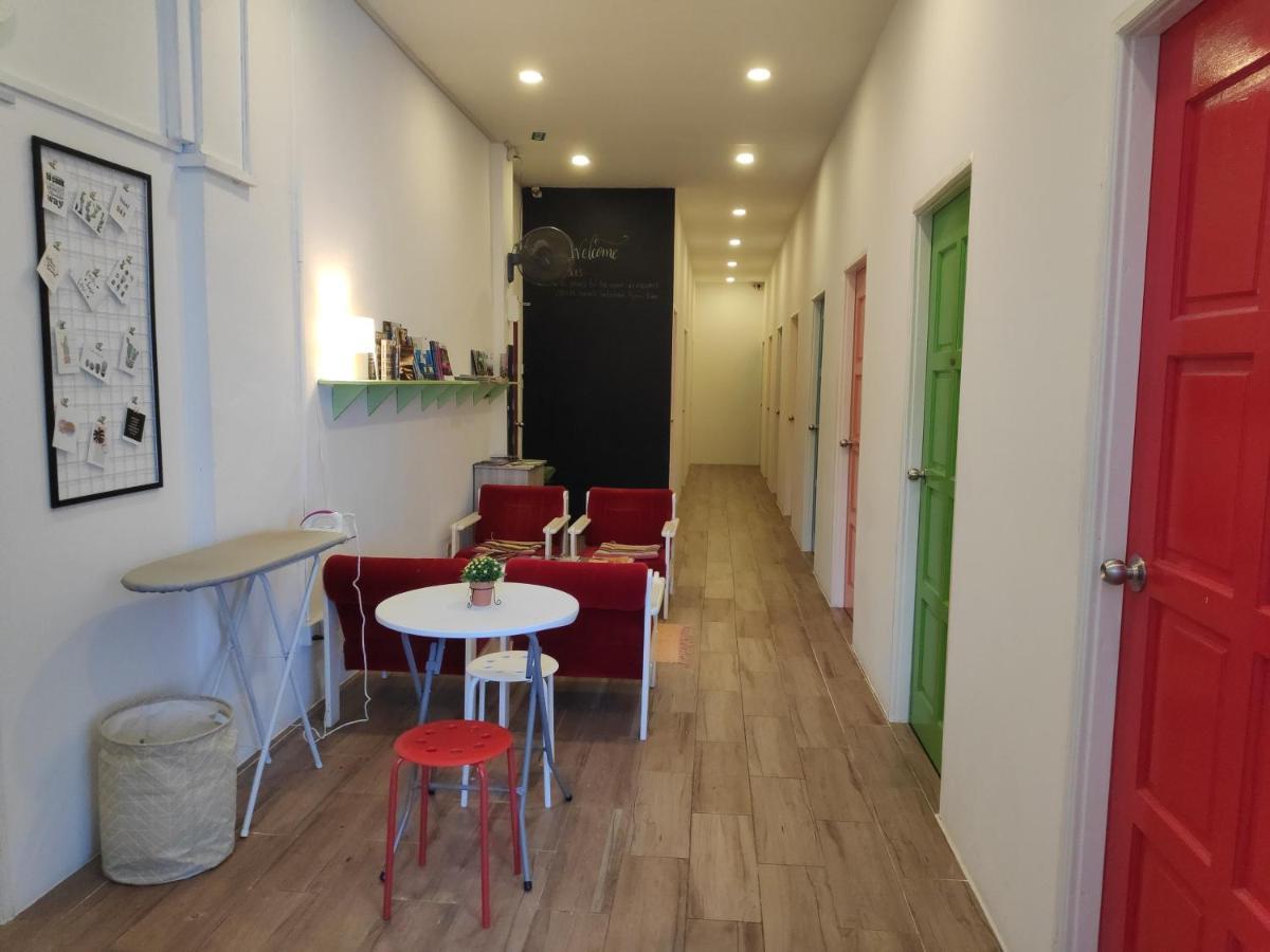 Ez Lodgings Hostel Kampong Gadong Ngoại thất bức ảnh