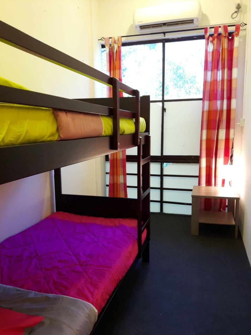 Ez Lodgings Kampong Gadong Ngoại thất bức ảnh