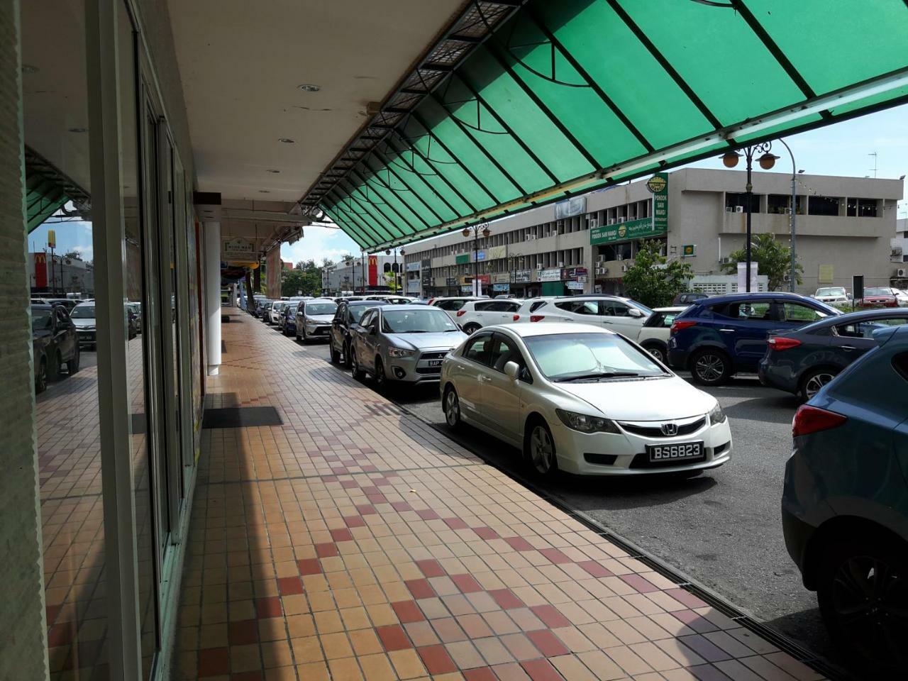 Ez Lodgings Kampong Gadong Ngoại thất bức ảnh
