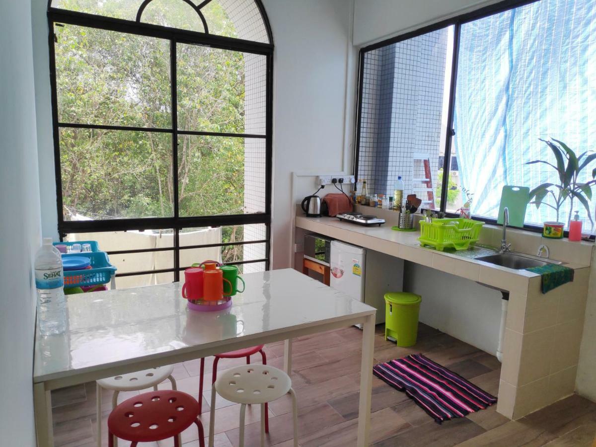 Ez Lodgings Kampong Gadong Ngoại thất bức ảnh