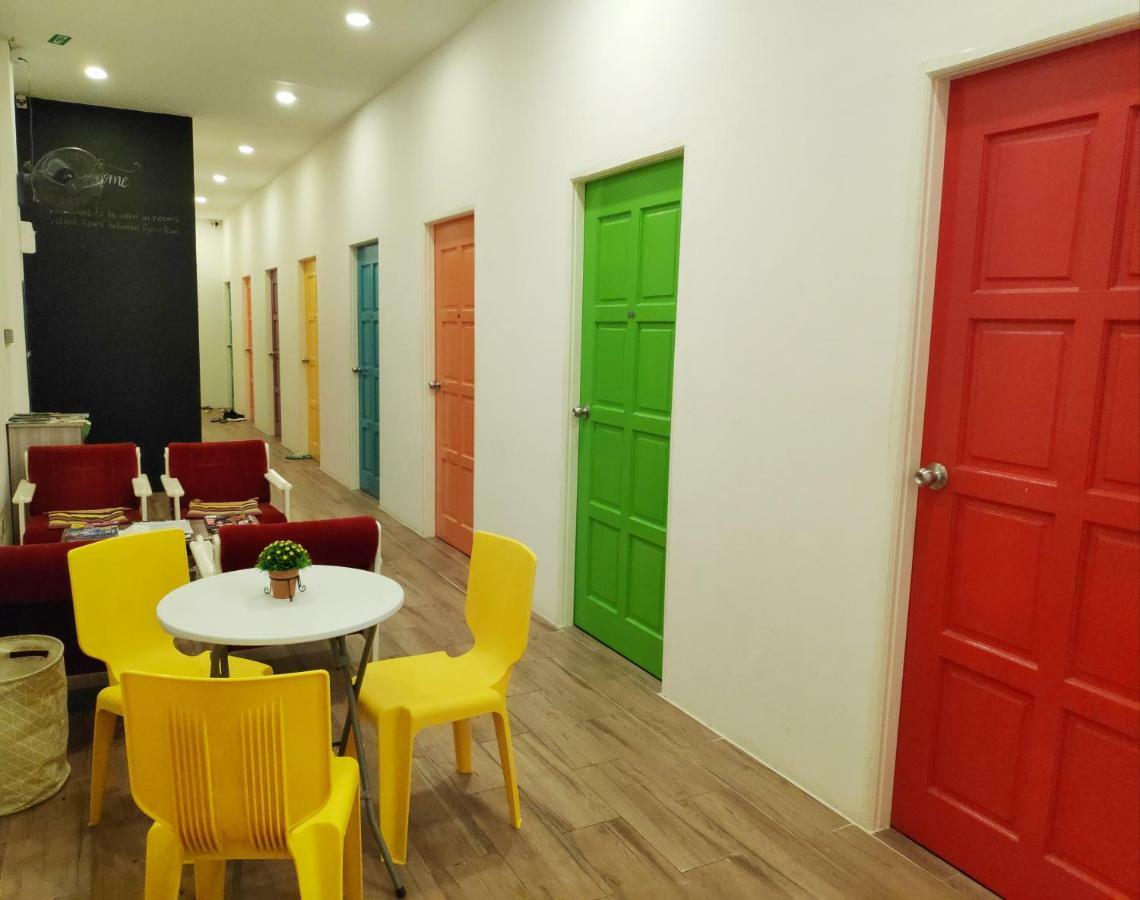 Ez Lodgings Hostel Kampong Gadong Ngoại thất bức ảnh