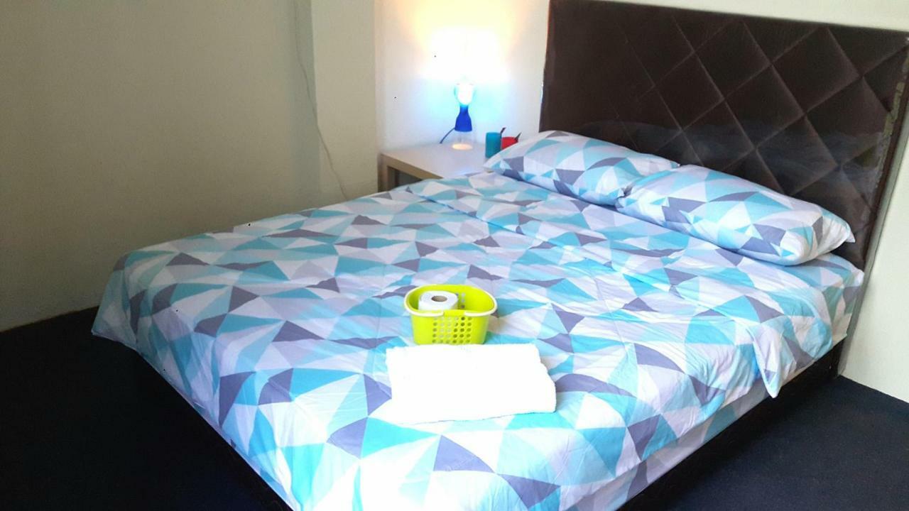Ez Lodgings Kampong Gadong Ngoại thất bức ảnh