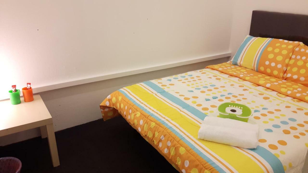 Ez Lodgings Kampong Gadong Ngoại thất bức ảnh